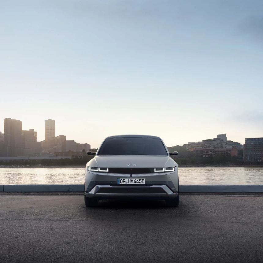hyundai-ioniq-5-exterior-2024-global-key-visual-14-edit_0f26f9380f98383b5d191db508bd0625